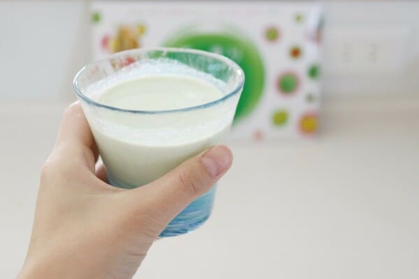 すっきりフルーツ青汁と牛乳